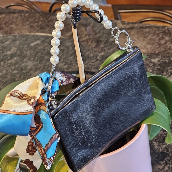 Burberry Black Pebbled Leather Nova Check Wallet w/Faux Pearl Strap/Twilly Added - Picture 9 of 13